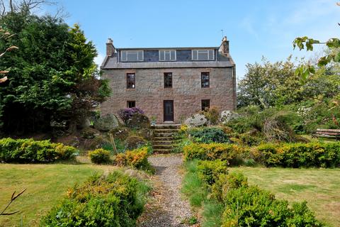 4 bed property, in Durris, £175,000