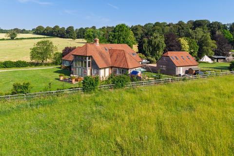 5 bed property, in Hunters Place, £2,000,000