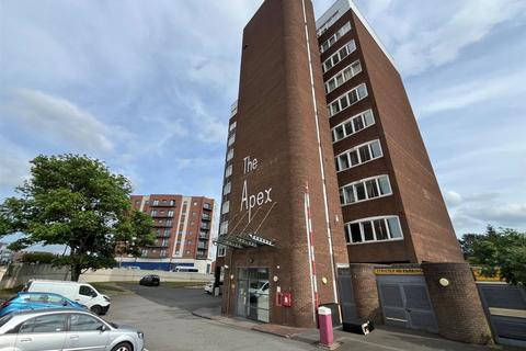 2 bed property, in Oundle Road, £75,000