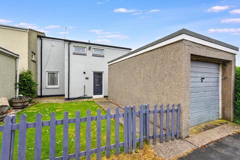 2 bed property, in Newlands Gardens, £90,000