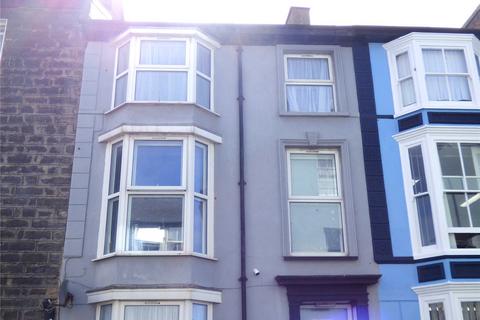 2 bed property, in Bridge Street, £160,000