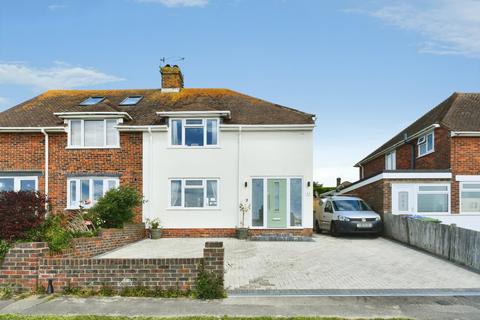 3 bed property, in Brambletyne Avenue, £525,000