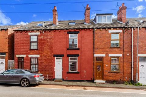 3 bed property, in West Street, £110,000