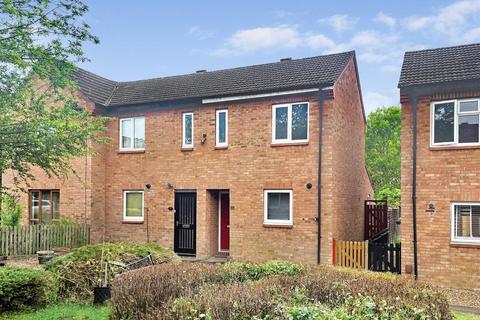 2 bed property, in Arlott Crescent, £259,995