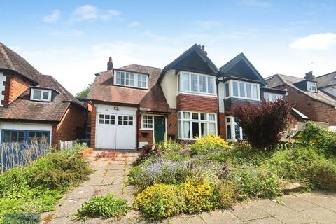 3 bed property, in Ellesboro Road, £575,000