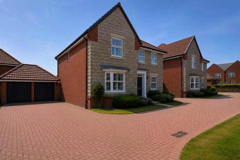 4 bed property, in Golden Spire, £595,000