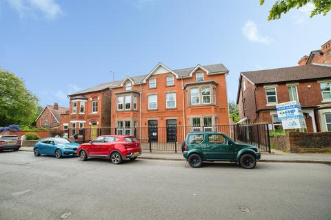 1 bed property, in Mundy Street, £100,000