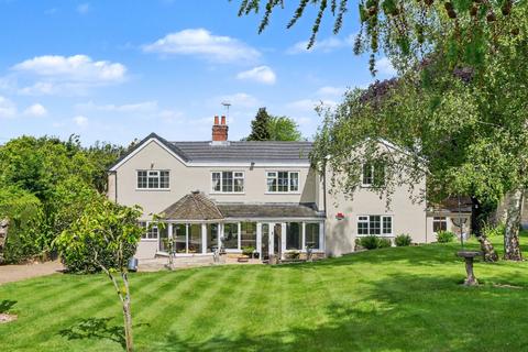 5 bed property, in Brearton, £895,000