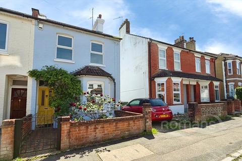 3 bed property, in St. Michaels Road, £450,000