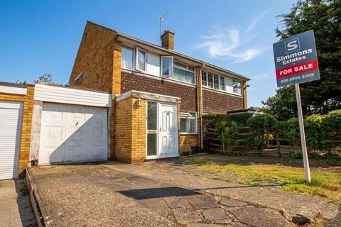 3 bed property, in Chandos Road, £575,000