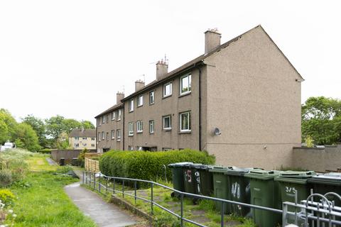 2 bed property, in Christian Grove, £145,000