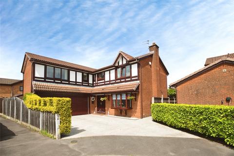 5 bed property, in Saltram Close, £540,000