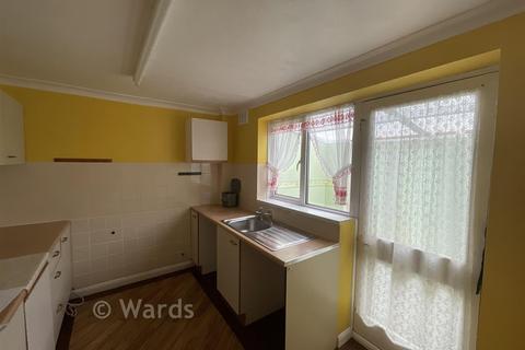 2 bed property, in Pope Drive, £270,000