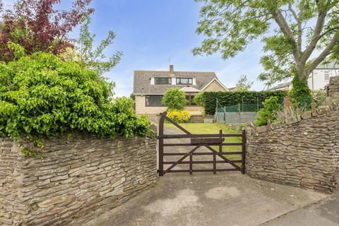 4 bed property, in Kingshill, £724,950