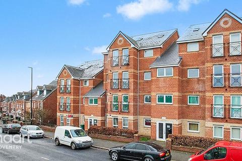 1 bed property, in Swan Lane, £95,000