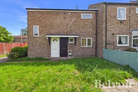 3 bed property, in St Davids Close, £130,000