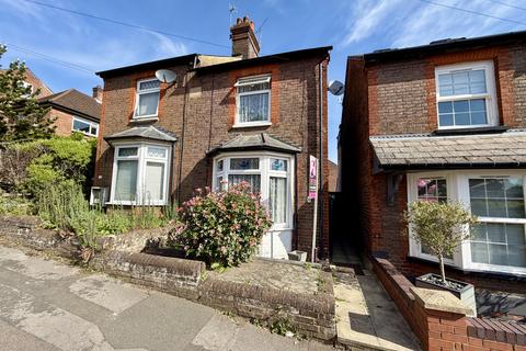 2 bed property, in Cemetery Hill, £350,000