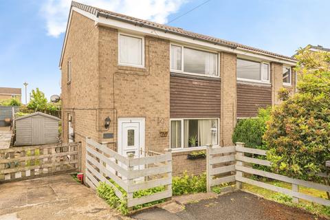 3 bed property, in Chalcroft Close, £190,000
