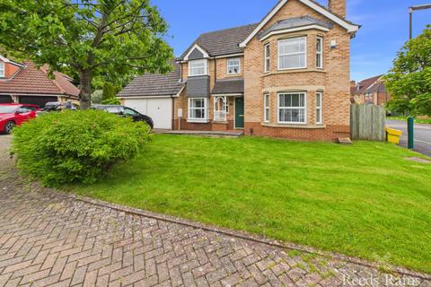 4 bed property, in Roseberry Mount, £380,000