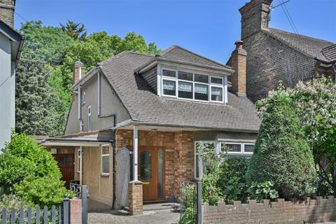 3 bed property, in St. Thomas Road, £700,000