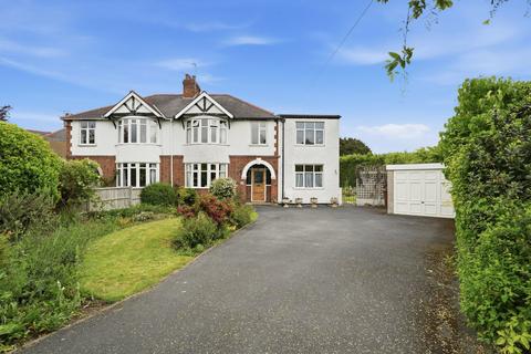 4 bed property, in Bouncers Lane, £575,000