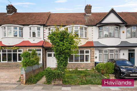 3 bed property, in Blakesware Gardens, £500,000