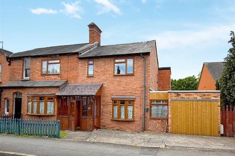 3 bed property, in Clopton Road, £400,000