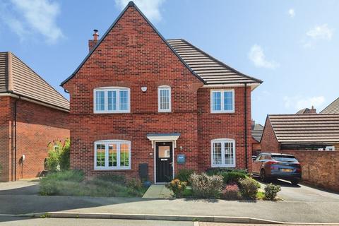 5 bed property, in Clay Avenue, £525,000