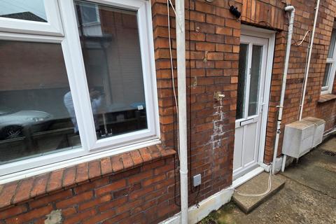 1 bed property, in Flat 1 White Heather, £100,000