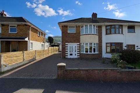 3 bed property, in Coniston Rise, £224,995
