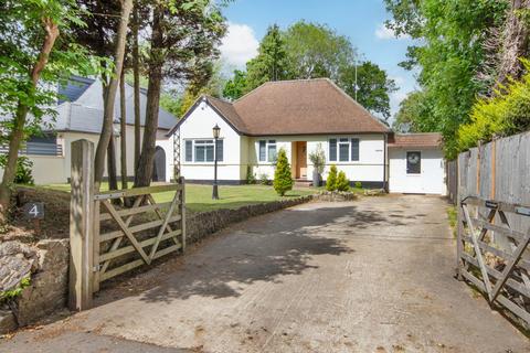 4 bed property, in New Barn Road, £750,000