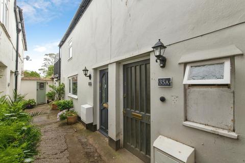 1 bed property, in Fore Street, £90,000