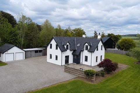 5 bed property, in Culbokie, £465,000