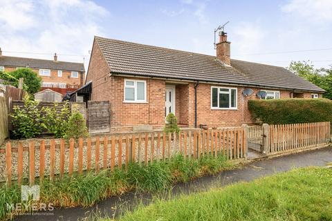 2 bed property, in Liscombe Close, £250,000