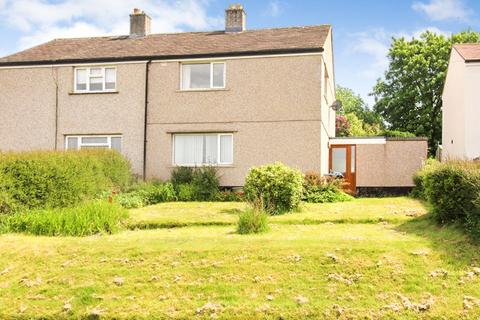 3 bed property, in High Crest, £250,000