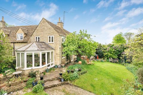 3 bed property, in North Cerney, £595,000