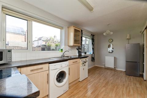 3 bed property, in Westbeck Gardens, £125,000