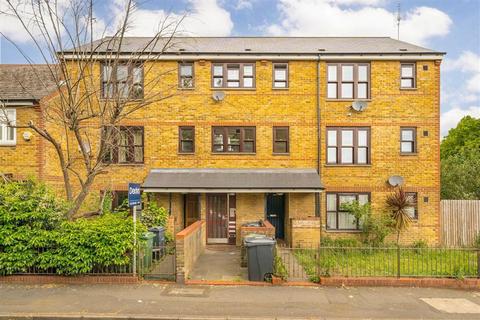 1 bed property, in Myatt Road, £299,950