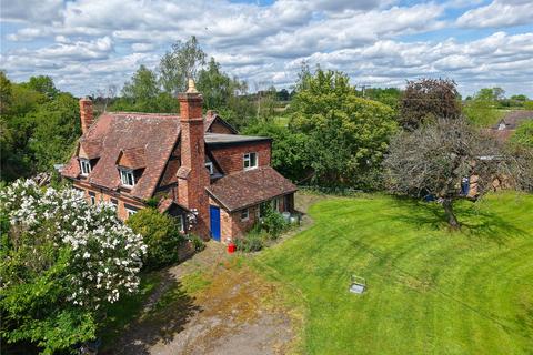 3 bed property, in Wheatley Lane, £200,000