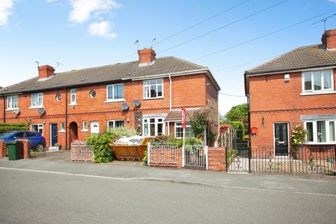 2 bed property, in Bentley Road, £135,000