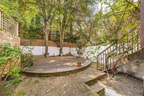 5 bed property, in Pelham Street, £3,780,000
