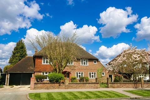5 bed property, in Grimwade Avenue, £1,200,000