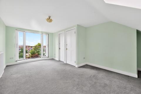 5 bed property, in Lingwell Road, £850,000