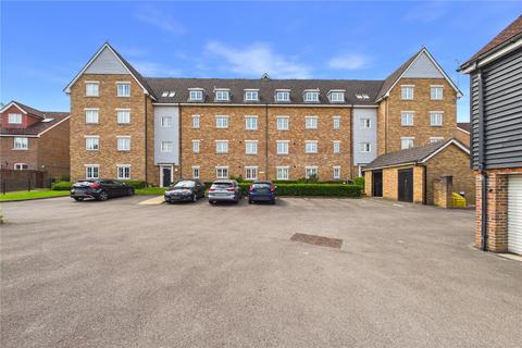 2 bed property, in Richards Field, £200,000