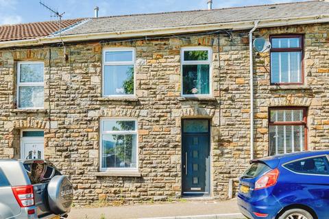 2 bed property, in The Strand, £100,000