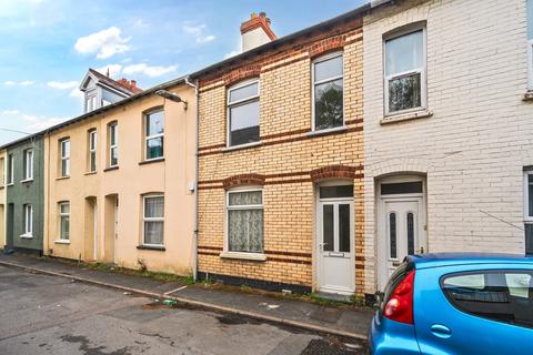 2 bed property, in Clifton Terrace, £160,000