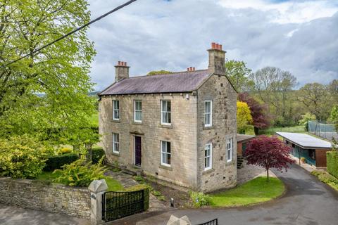 5 bed property, in Vindomora Road, £1,000,000