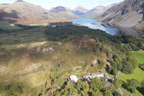 8 bed property, in Woodhow, £1,700,000