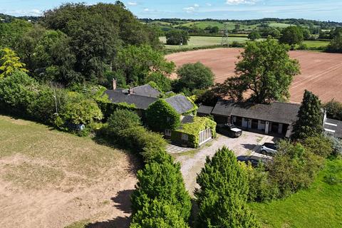4 bed property, in Hartwell Lane, £1,500,000