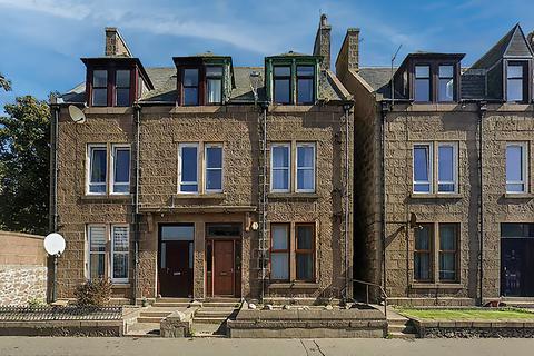 1 bed property, in Prince Street, £55,000